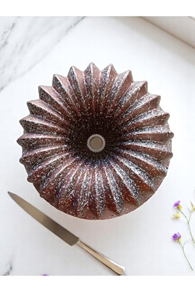 Alkar قالب كيك من الحديد الزهر هانميلي مستدير الشكل دائري الشكل 26 سم بلون وردي