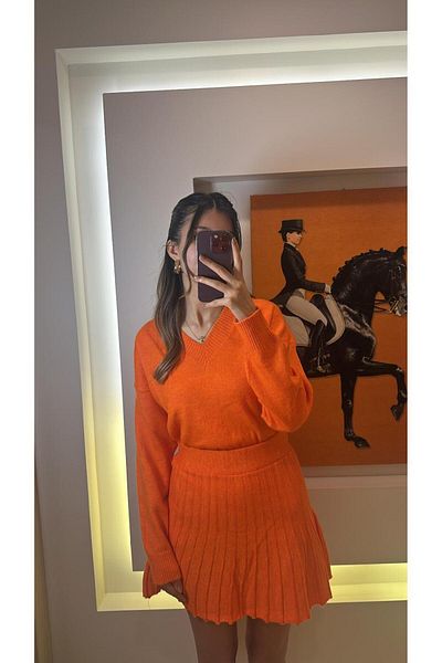 todays co Orange Pleated Mini Skirt V-Neck Sweater Bottom Top Knitwear Set
