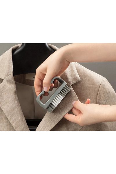 M.C Coco Nail and Collar Brush