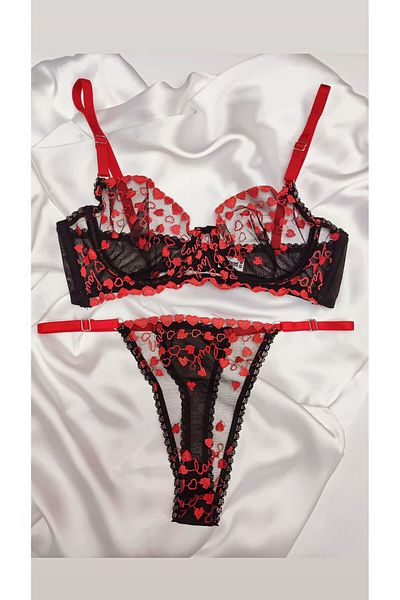 ARONA Valentine's Day Heart Patterned Lace Set