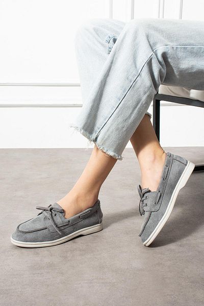 ShoeTek Mocasin cu șireturi pentru balerină Rinsa, din piele intoarsa gri