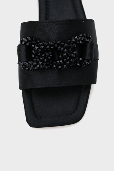 Capone Outfitters Katlin Płaskie Obcasy Satynowe Kamienie Tępe Noski Damskie Kapcie