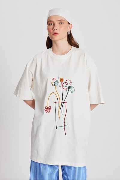 minaaise Women's Ecru Oversize Embroidered T-Shirt 29161
