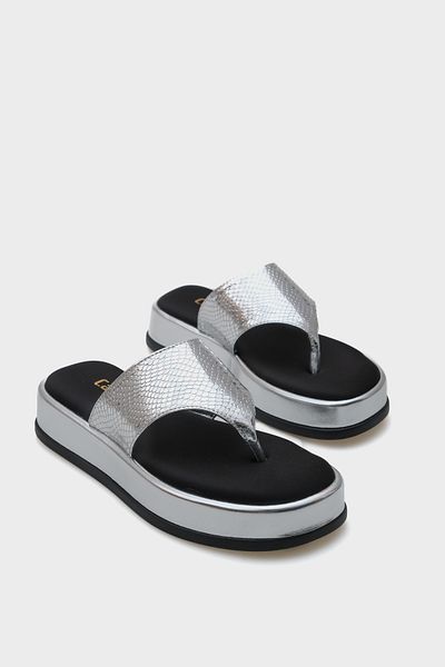 Capone Outfitters Margalo Damen-Flip-Flops mit Keilabsatz und Stein