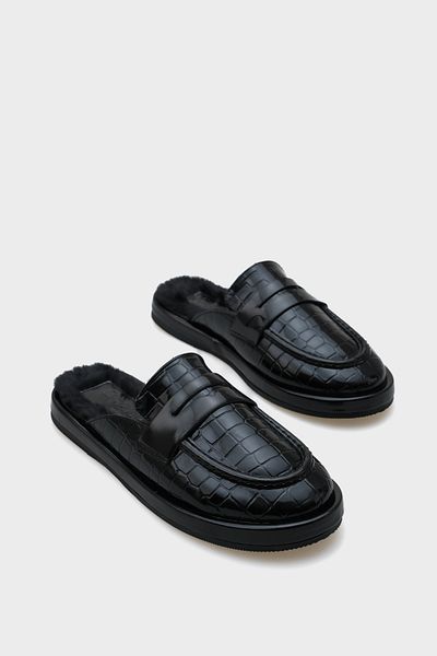 Capone Outfitters Melva Closed Toe Women's Slippers with Hair Inside