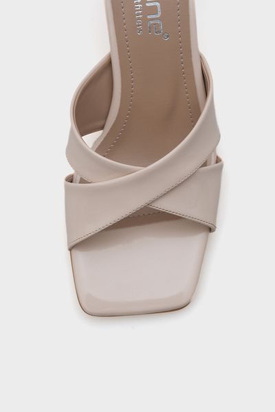 Capone Outfitters Papuci de damă cu toc mediu cu bretele încrucișate din piele lăcuită Mavis