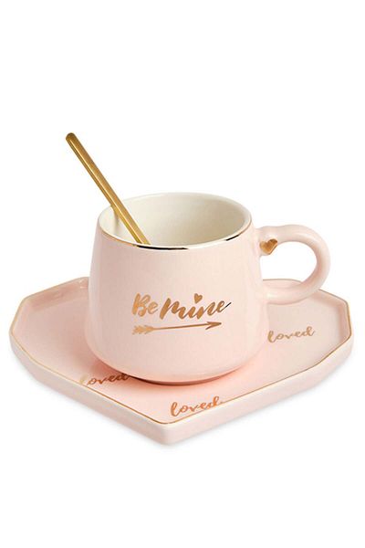 PUFO Cană ceramică cu farfurie în formă de inimă și linguriță Pufo Be Mine pentru cafea sau ceai, 180 ml, roz