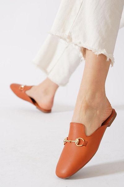 Moda Pie Γυναικείες παντόφλες από γνήσιο δέρμα Satanic Snap Buckle Tan Skin