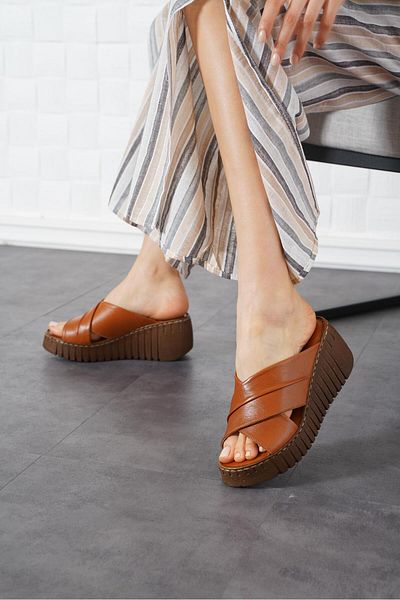 Moda Pie Nareste Cross Pleated Γυναικείες Παντόφλες από Γνήσιο Δέρμα Ταν Δέρμα