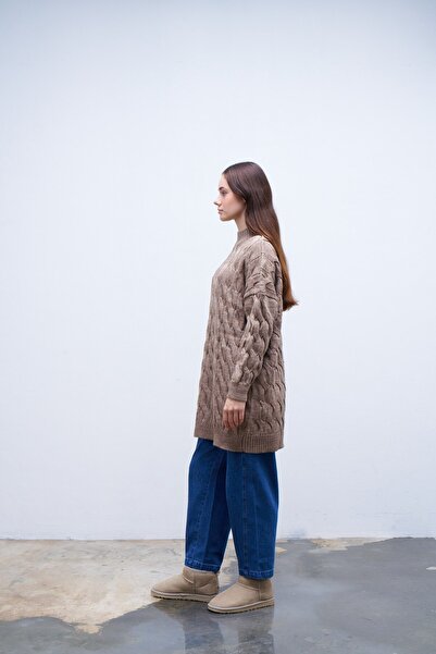 QANU Mink Colored Knitted Cardigan