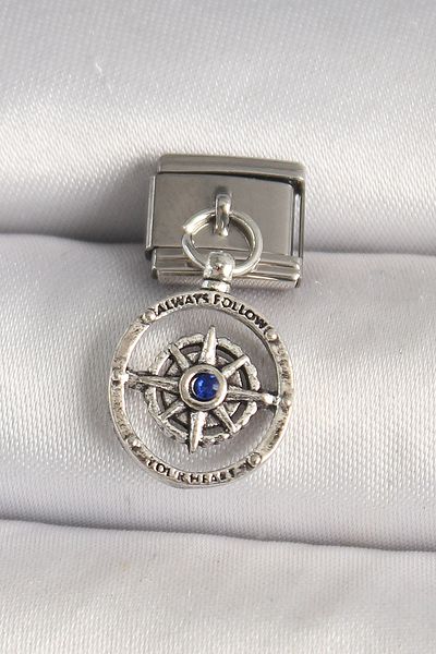 Clariss 316L Steel Silver Color Blue Stone Detailed Compass Model Nomination Charm