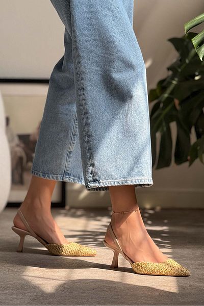NİŞANTAŞI SHOES Dámske topánky na podpätku Ponnie Béžová slamená špička