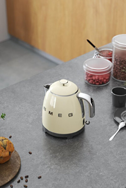 SMEG 50's Style Retro Mini Kettle Krem Klf05creu