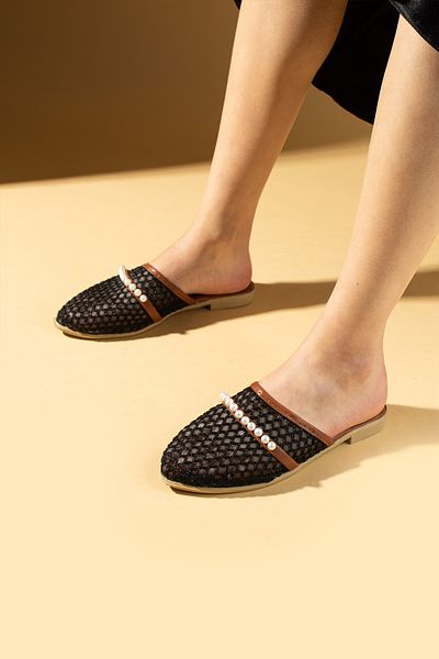 Pembe Potin Women's Black Pearl Buckle House Slippers Comfortable Sole Outdoor Slippers
