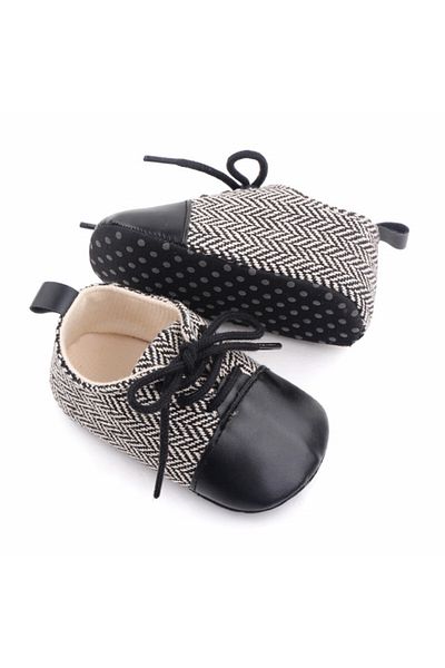 Superbaby Elegant black and white zig zag shoes