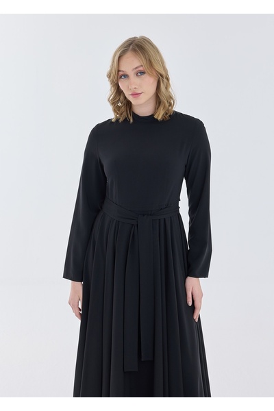 Armağan Pileli ve Kemerli Elbise