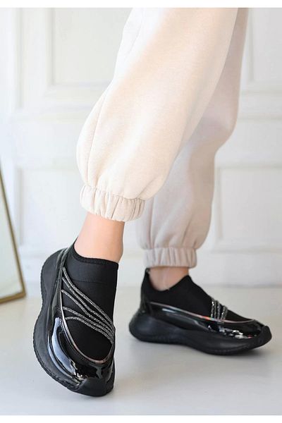 FASHIONLINE Pantofi sport cu talpă neagră Keita din piele lacuită neagră
