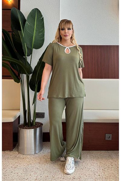 Butik Nilyam Дамски спортен костюм с тънки райета, размер "Плюс", с падаща яка, 24710