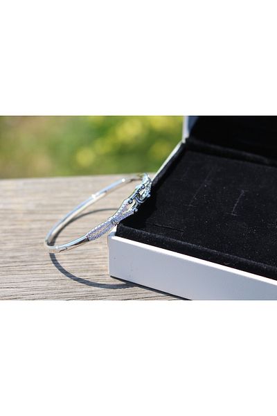 MODA Silver Chain Detailed Handcuffs