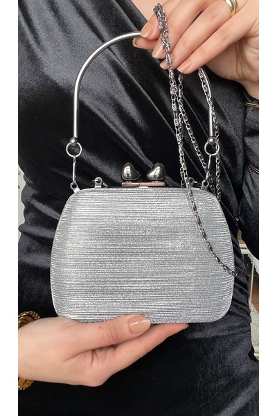 Baykuş Boutique Kadın Çizgili Simli Kalp Detaylı Elde Tutma ve Omuz Askılı Ab...