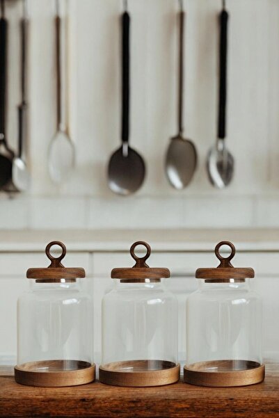 Mirilliahome 8 Piece Acacia Spoon, Spatula, Colander, Grater and Jar Set