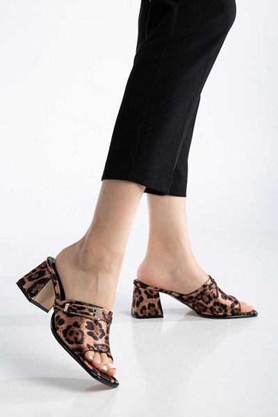 Dilimler Ayakkabı Large Size Women's Heeled Slippers Leopard Satin Face with Rhinestone Buckle