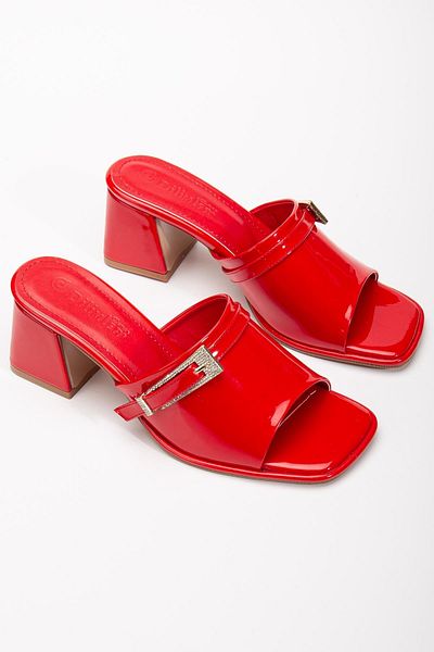 Dilimler Ayakkabı Large Size Women's Heeled Slippers Red Patent Leather Face with Stone Buckle