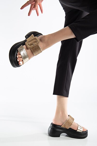 Dilimler Ayakkabı Women's Wedge Heeled Slippers Gold 2 Stripes Square Stone Buckle