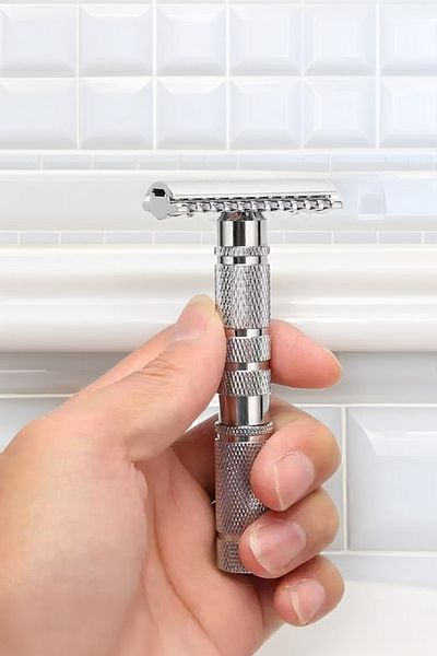 Qualis S1 Full Metal Shaver and 5 Sheet Razors