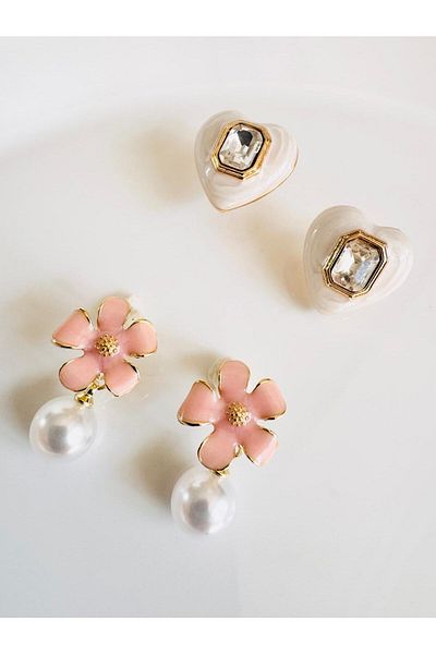 DEVİ fashion Flower Heart 2-Piece Gold Earring Set