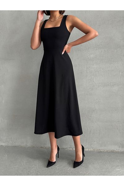 BEJNA Schwarzes Damenkleid mit quadratischem Ausschnitt und dicken Trägern
