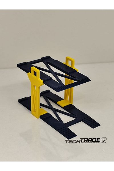 Tech Trade 1/64 Scale Diorama 2 Car Lift Yellow-Navy Blue