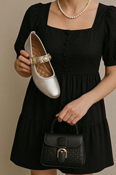 diya shoes حذاء باليه نسائي من Jonke باللون الأسود غير اللامع ونعل مسطح