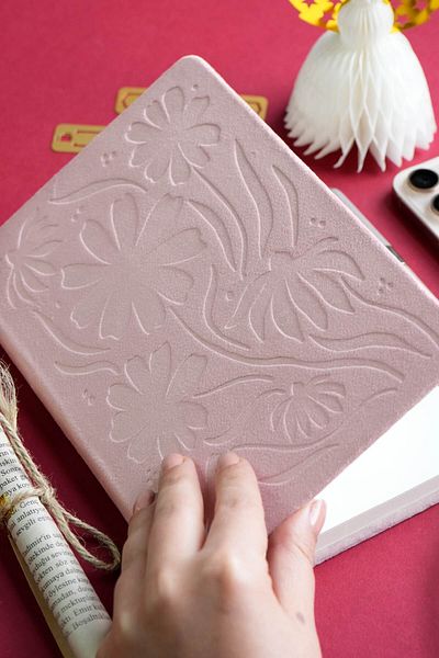 Victoria's Journals Velvet Suede Hard Cover Notebook A5(14.8X21 cm) 100Gr 160 Sheets Ruled