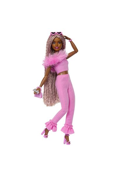 Barbie deluxe style papusa barbie cu salopeta roz si par impletit