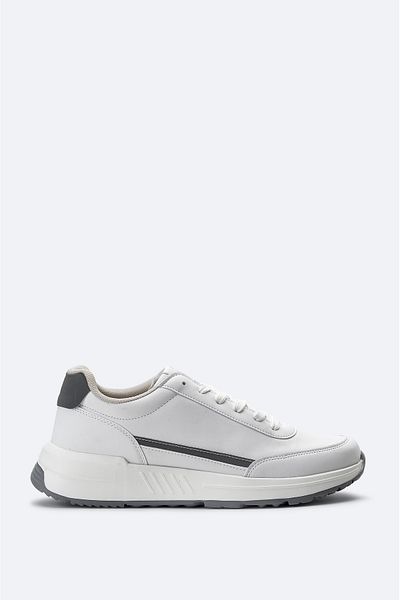 Avva Men's White Pieced Flexible Sole Sneaker A31y8024