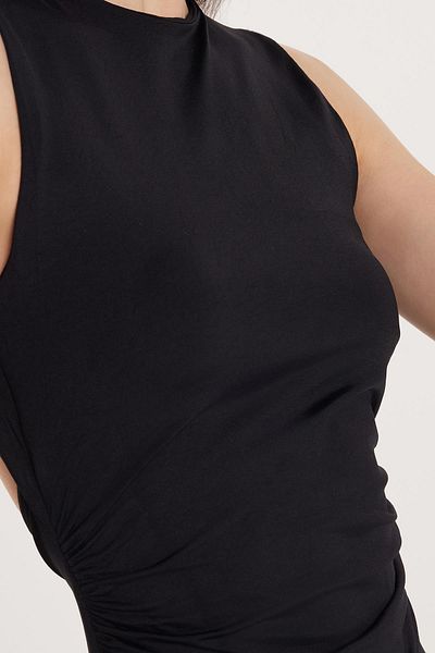 Tudors Γυναικείο Slim Fit Slim Fit μηδενικό μανίκι με λαιμόκοψη μαύρο φόρεμα με χαμηλή πλάτη