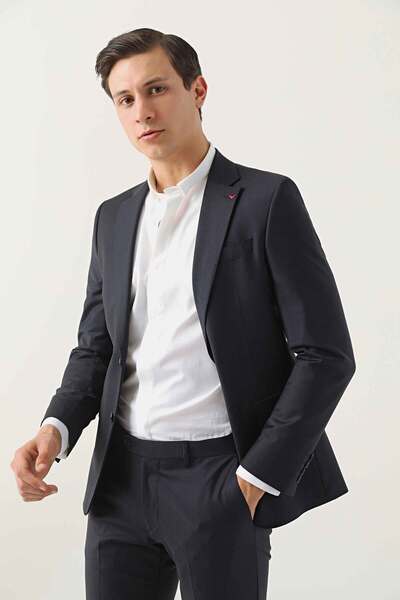 D'S Damat بدلة Ds Damat Slim Fit من مزيج الصوف باللون الأزرق الداكن