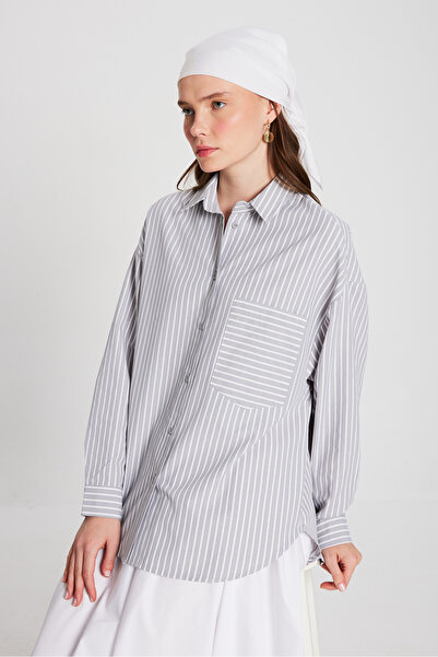 minaaise Cămașă oversize cu dungi albe, gri - buzunar, model 27135