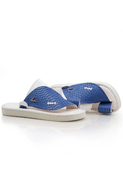 gozal Zubairi White and Blue Leather Eastern Shoes – Handcrafted Elegance