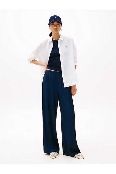 Tommy Hilfiger قميص نسائي أبيض بأكمام طويلة مخطط ومغلق بأزرار WW0WW46169-YCF