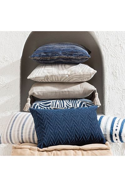 Mudo Home Alba Wave Throw Pillow - Navy Blue 50x50