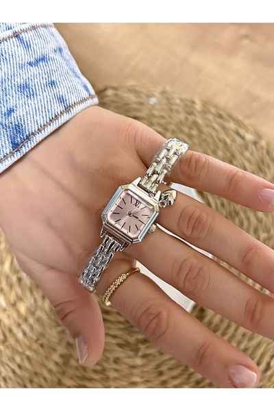 LOOQ Minimal Roman Numeral Vintage Women's Wristwatch