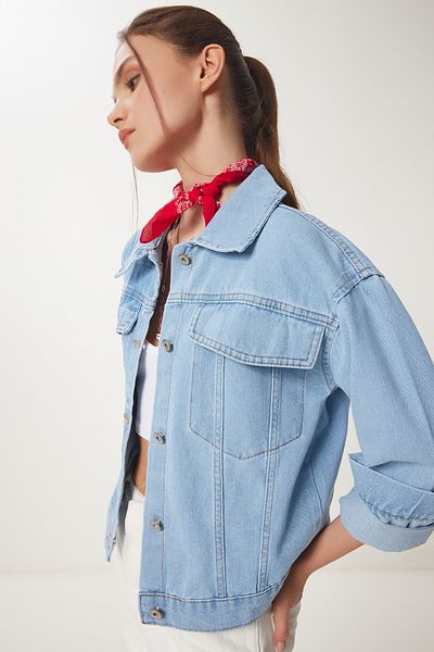 Happiness İstanbul Hellblaue, kontrastfarbene Jeansjacke für Damen SA00033