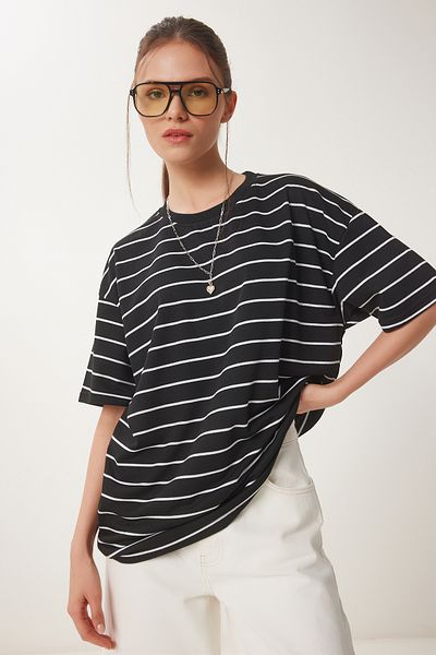 Happiness İstanbul Women's Black Striped Oversize Knitted T-Shirt Zv00285