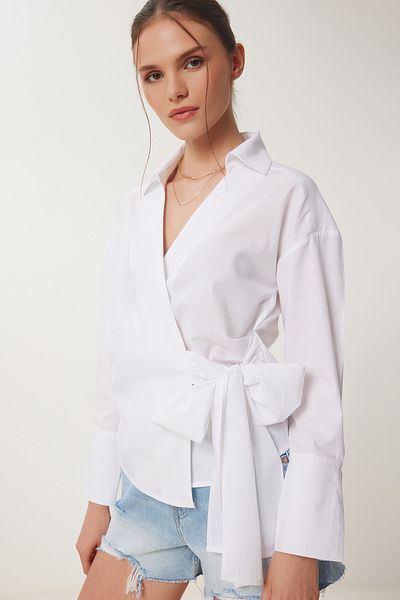 Happiness İstanbul Weiße Damenbluse mit Hemdkragen und Wickelbluse aus Popeline DP00243