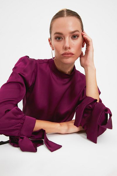 Trendyol Collection Σατέν υφασμένη μπλούζα - Χρώμα δαμάσκηνου, Λεπτομερής γραβάτα TOFAW19FG0082