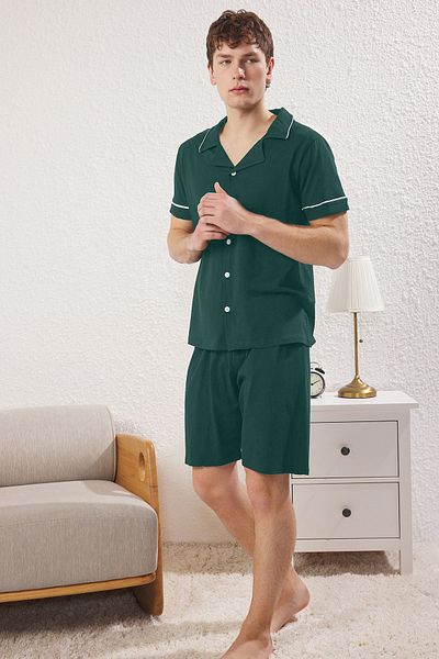 Trendyol Collection Πράσινο σετ πλεκτής πιτζάμες με κουμπιά κανονικής εφαρμογής με λεπτομέρεια σορτς TMNSS25PT00047