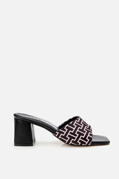 Yaya by Hotiç Black Women's Slippers Model No: 01Tey 308340 A100