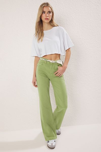 Trendyol Collection Ölgrüne Jeans mit hoher Taille und weitem Bein TWOAW24JE00274